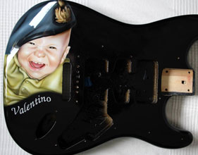 Airbrush auf Gitarre, Motiv: Portrait von Valentino