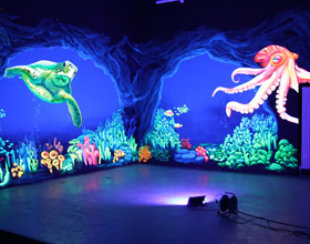 Schwarzlicht-Wandmalerei, Motiv: Unterwasserwelt mit Meeresschildkröte und Krake